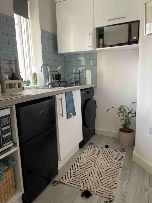 One Bedroom Putney Village Flat London Exterior photo